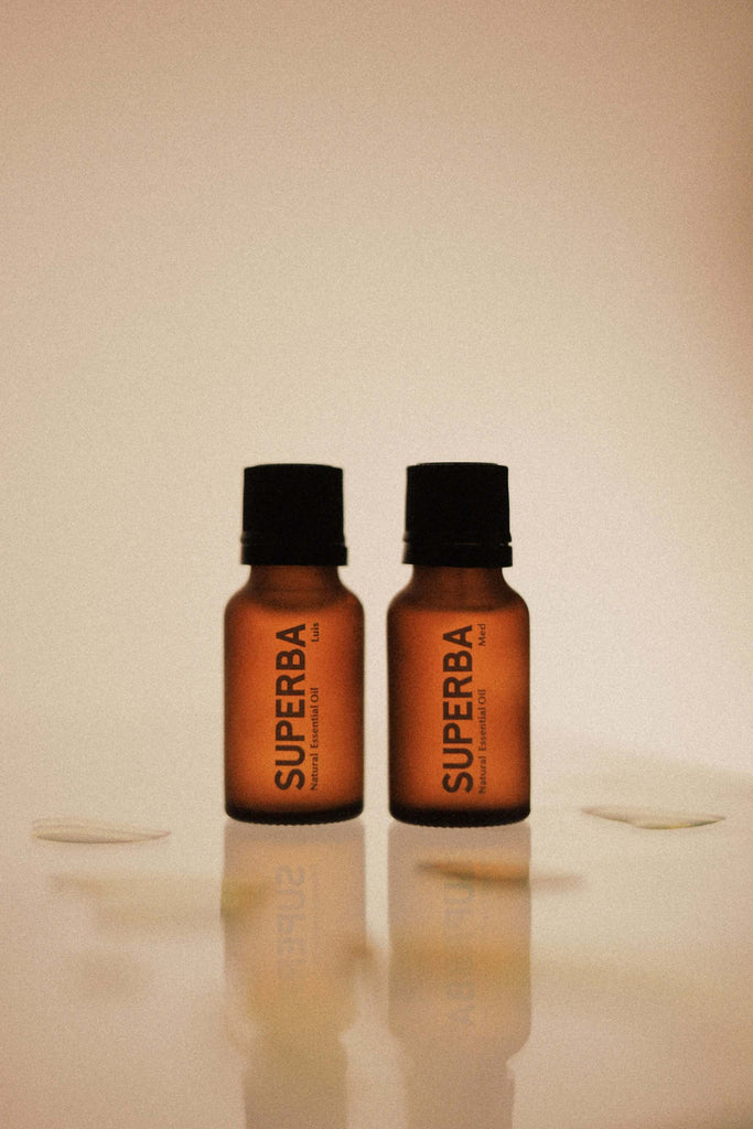 Superba elegant bottle of natural essential oil Luis edition for your diffuser 