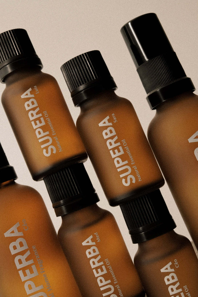 Several superba elegant bottles of natural essential oil Shun edition for your diffuser